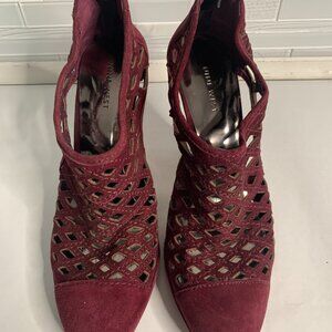 Nine West Plum Suede Heels W/Zip Closure